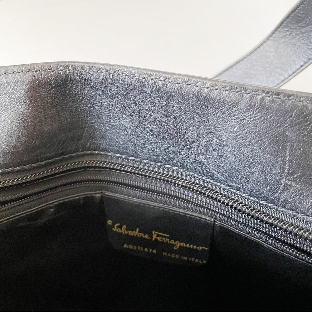 Salvatore Ferragamo black striped canvas and leather vintage shoulder bag - Picture 8 of 11